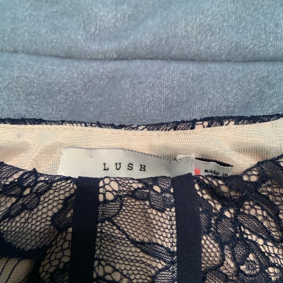 Small Top - Picture 3 of 3